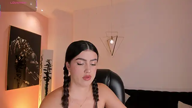 Snapshot of PaulinaSantos_ chatting on 07.10.26 PaulinaSantos online show from 07.10.26
