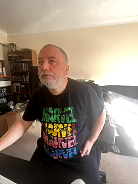 Snapshot of LondonTeffy chatting on 10.24.25 LondonTeffy online show from 10.24.25