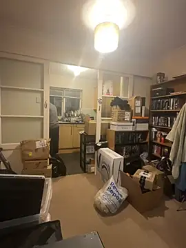 Snapshot of LondonTeffy chatting on 10.28.25 LondonTeffy online show from 10.28.25