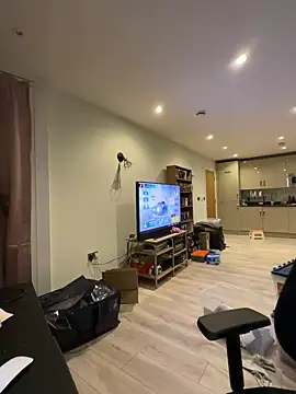 Snapshot of LondonTeffy chatting on 01.12.26 LondonTeffy online show from 01.12.26