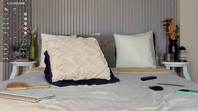 romina-brunette online show from 12.12.24