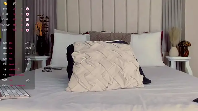 romina-brunette online show from 03.08.25