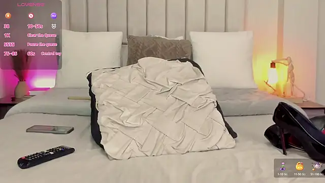 romina-brunette online show from 10.30.25