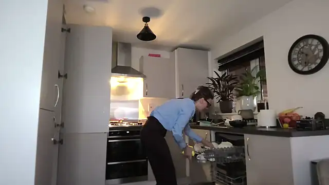 SweetMonicaUK online show from 10.23.25