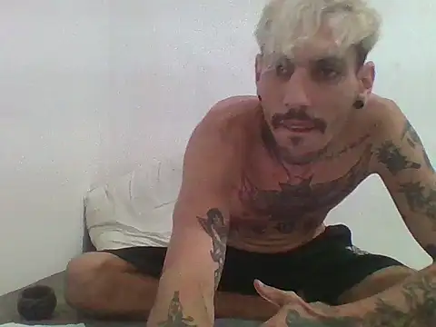 PitbullDiablo1 online show from 10.18.25