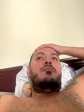 Snapshot of mfloressd14 chatting on 11.07.25 mfloressd14 online show from 11.07.25