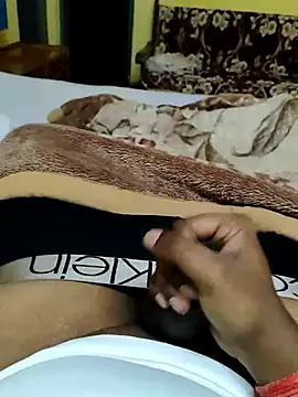 Snapshot of Brown_Munda047 chatting on 12.12.24 Brown Munda047 online show from 12.12.24