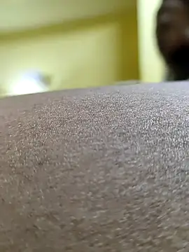 Snapshot of Brown_Munda047 chatting on 10.04.25 Brown Munda047 online show from 10.04.25