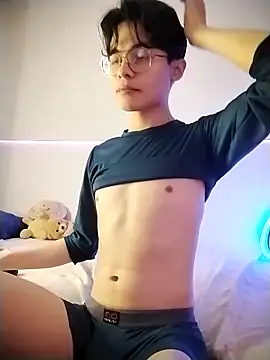 Dmitri Aksnes online show from 10.17.25