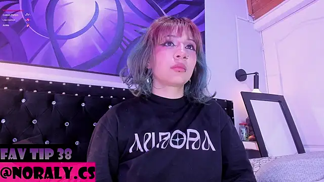 Snapshot of hey_noraly chatting on 05.10.26 hey noraly online show from 05.10.26