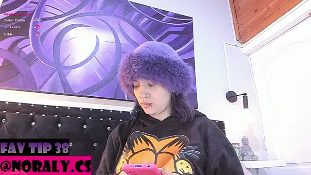 Snapshot of hey_noraly chatting on 06.15.26 hey noraly online show from 06.15.26