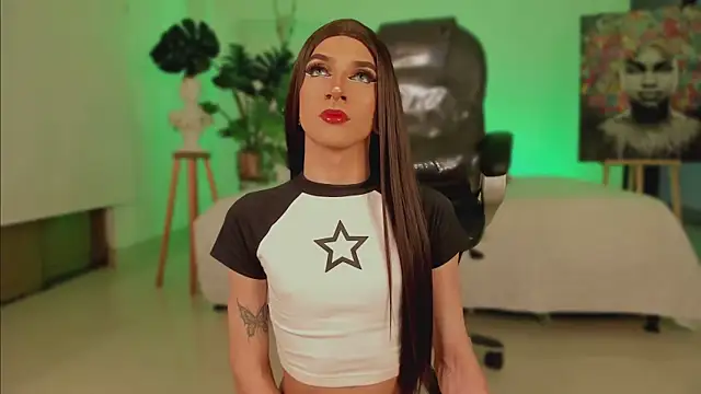 Snapshot of Taylor__foxxx chatting on 12.11.24 Taylor  foxxx online show from 12.11.24