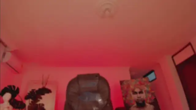 Snapshot of Taylor__foxxx chatting on 12.12.24 Taylor  foxxx online show from 12.12.24