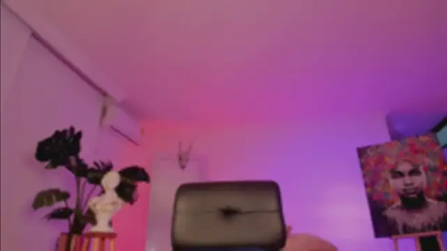 Snapshot of Taylor__foxxx chatting on 01.04.25 Taylor  foxxx online show from 01.04.25