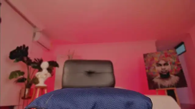 Snapshot of Taylor__foxxx chatting on 01.06.25 Taylor  foxxx online show from 01.06.25