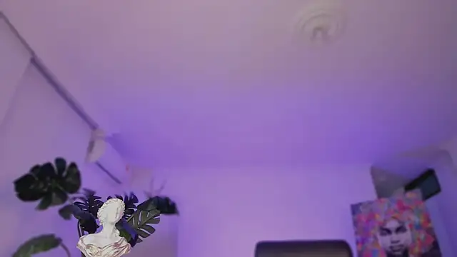 Snapshot of Taylor__foxxx chatting on 02.13.25 Taylor  foxxx online show from 02.13.25