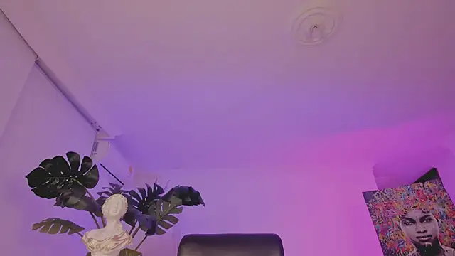 Snapshot of Taylor__foxxx chatting on 03.04.25 Taylor  foxxx online show from 03.04.25