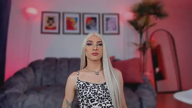 Snapshot of Taylor__foxxx chatting on 09.09.25 Taylor  foxxx online show from 09.09.25