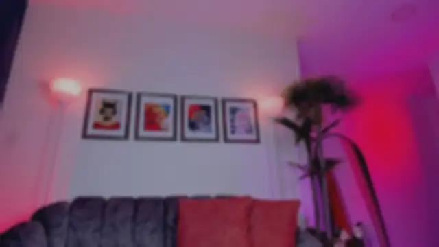 Snapshot of Taylor__foxxx chatting on 10.11.25 Taylor  foxxx online show from 10.11.25