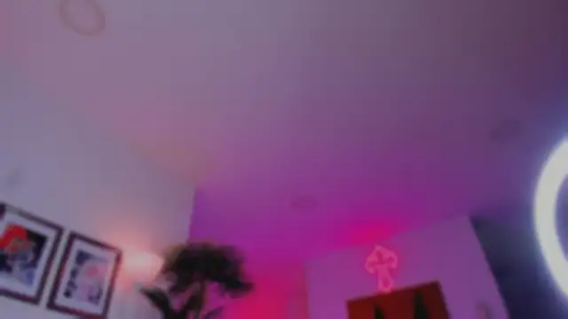 Snapshot of Taylor__foxxx chatting on 10.15.25 Taylor  foxxx online show from 10.15.25