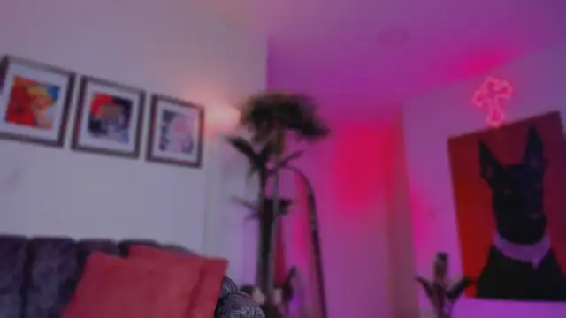 Snapshot of Taylor__foxxx chatting on 10.24.25 Taylor  foxxx online show from 10.24.25