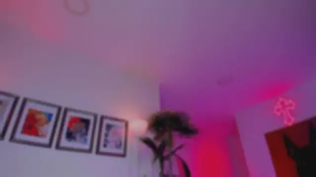 Snapshot of Taylor__foxxx chatting on 10.25.25 Taylor  foxxx online show from 10.25.25