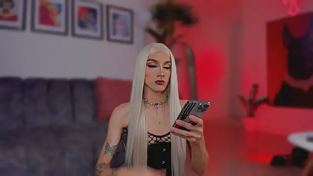 Taylor  foxxx online show from 11.12.25