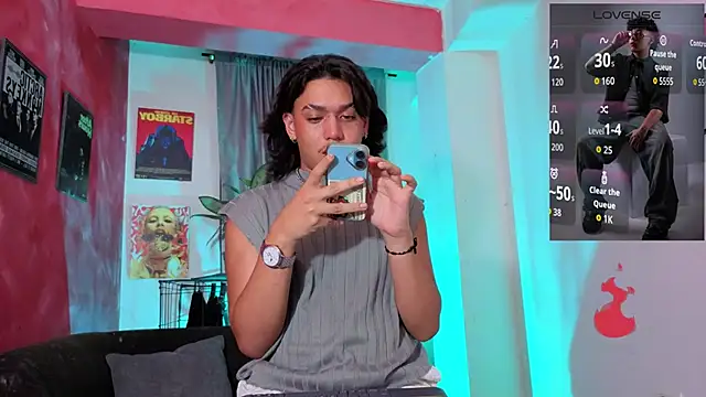 Snapshot of GaelOconner chatting on 02.12.26 GaelOconner online show from 02.12.26