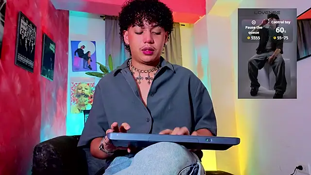 Snapshot of GaelOconner chatting on 03.17.26 GaelOconner online show from 03.17.26