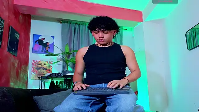 Snapshot of GaelOconner chatting on 03.21.26 GaelOconner online show from 03.21.26