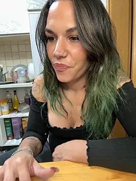 Snapshot of Lady_Knaller chatting on 10.23.25 Lady Knaller online show from 10.23.25