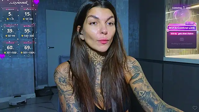 Snapshot of tattooedBabyy chatting on 01.15.25 tattooedBabyy online show from 01.15.25