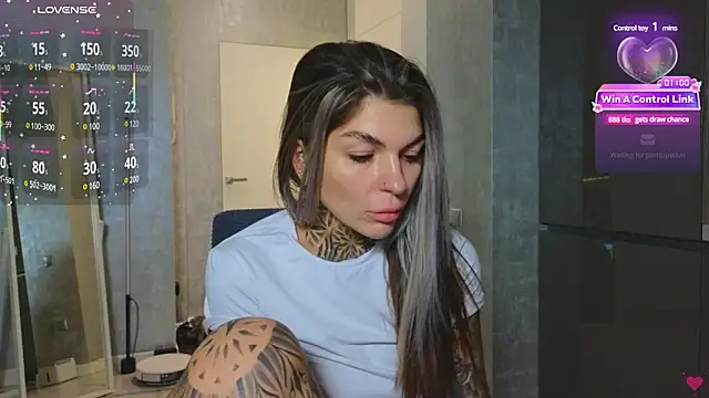 Snapshot of tattooedBabyy chatting on 02.27.25 tattooedBabyy online show from 02.27.25