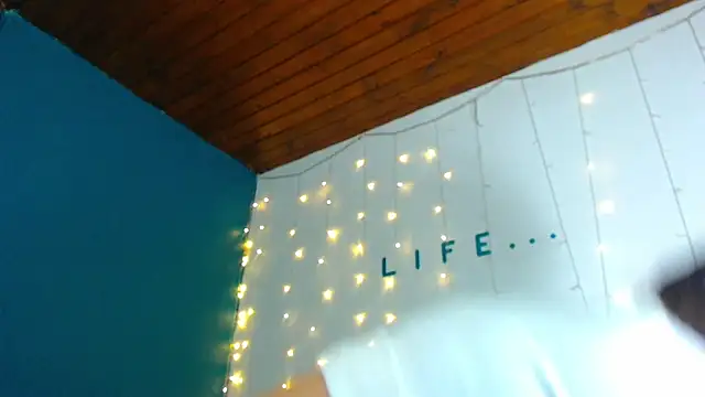 Snapshot of camila_delarosa chatting on 12.29.24 camila delarosa online show from 12.29.24