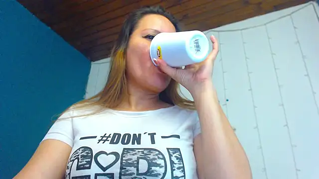 Snapshot of camila_delarosa chatting on 01.16.25 camila delarosa online show from 01.16.25