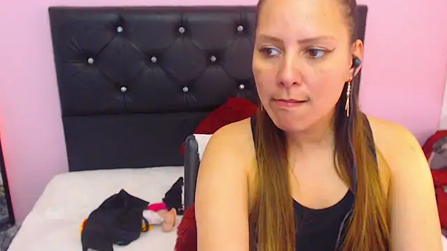 Snapshot of camila_delarosa chatting on 02.25.25 camila delarosa online show from 02.25.25