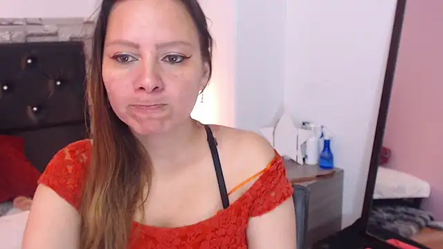 Snapshot of camila_delarosa chatting on 02.28.25 camila delarosa online show from 02.28.25