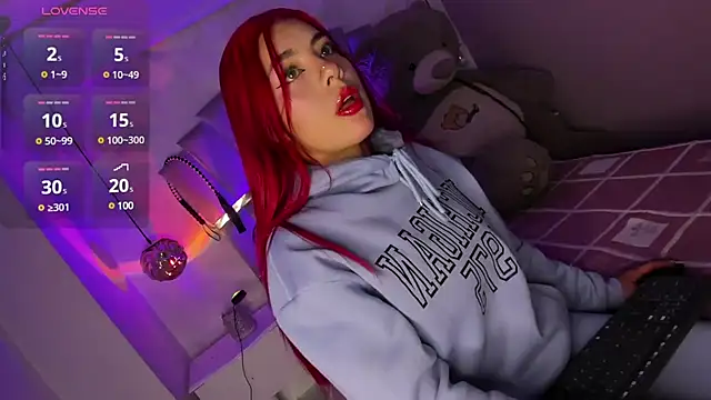 Dalila Thoms online show from 01.06.25