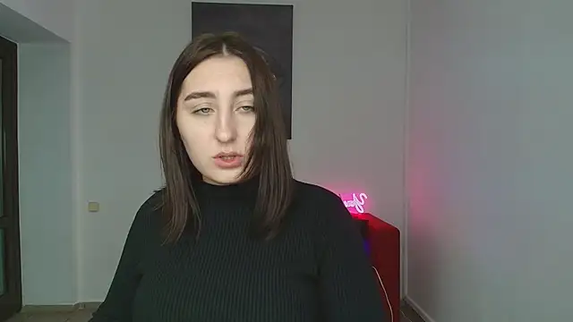 Snapshot of ElmiraPowers chatting on 12.17.24 ElmiraPowers online show from 12.17.24