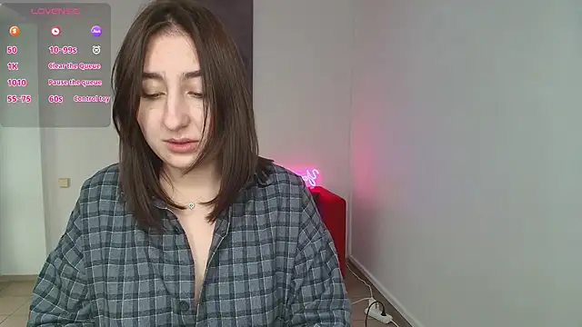 Snapshot of ElmiraPowers chatting on 12.18.24 ElmiraPowers online show from 12.18.24