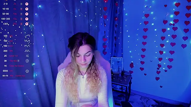 Snapshot of Sweet_me_ chatting on 02.13.26 Sweet me online show from 02.13.26