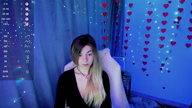 Snapshot of Sweet_me_ chatting on 02.15.26 Sweet me online show from 02.15.26