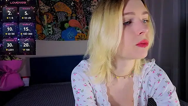 Crayzy Luv online show from 03.16.26