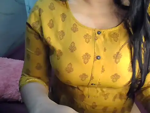 Snapshot of Trezza chatting on 05.16.26 Trezza online show from 05.16.26