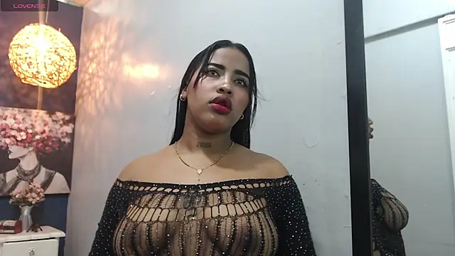 Snapshot of AichaBrown chatting on 02.08.25 AichaBrown online show from 02.08.25