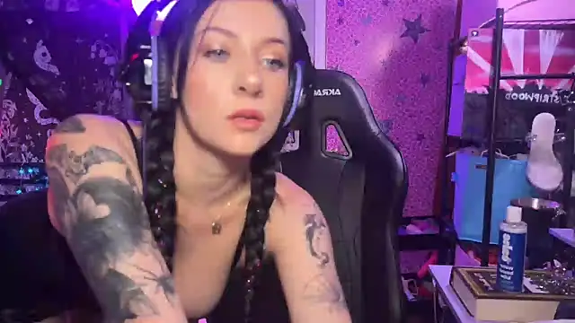 Snapshot of marleymaxwell chatting on 06.07.26 marleymaxwell online show from 06.07.26