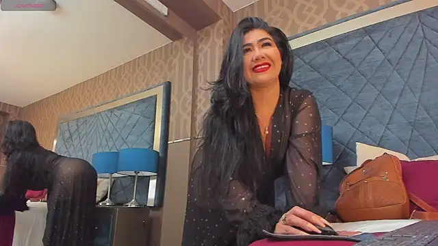 Snapshot of Janna_Rousse_ chatting on 11.22.25 Janna Rousse online show from 11.22.25