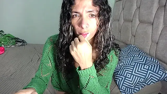 Nadia Monroe online show from 12.15.24