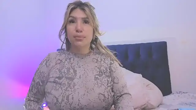 Snapshot of victoriacopper chatting on 09.17.25 victoriacopper online show from 09.17.25