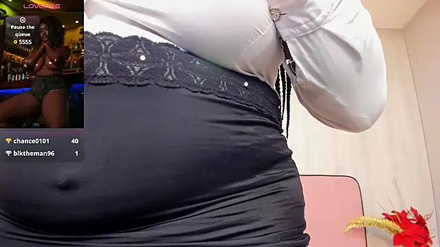 Snapshot of ShairaCoxx chatting on 02.19.25 ShairaCoxx online show from 02.19.25